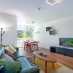 アパート 5 Alpe Maritima Seeblick-bergkulisse By Interhome *