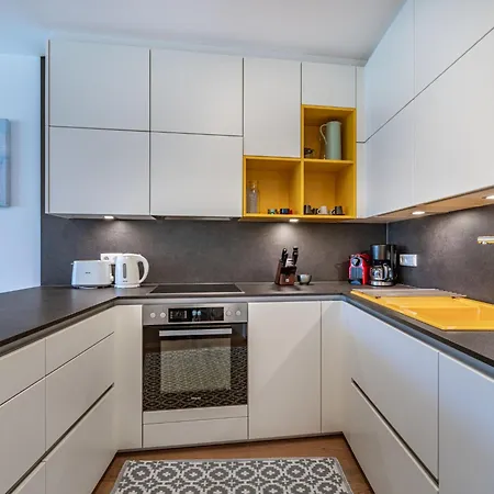 5 Alpe Maritima Seeblick-bergkulisse By Interhome * Annenheim