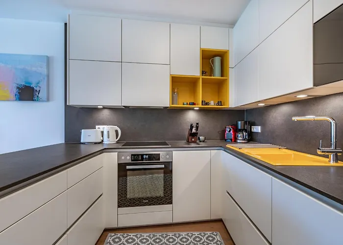 5 Alpe Maritima Seeblick-bergkulisse By Interhome * אננהיים