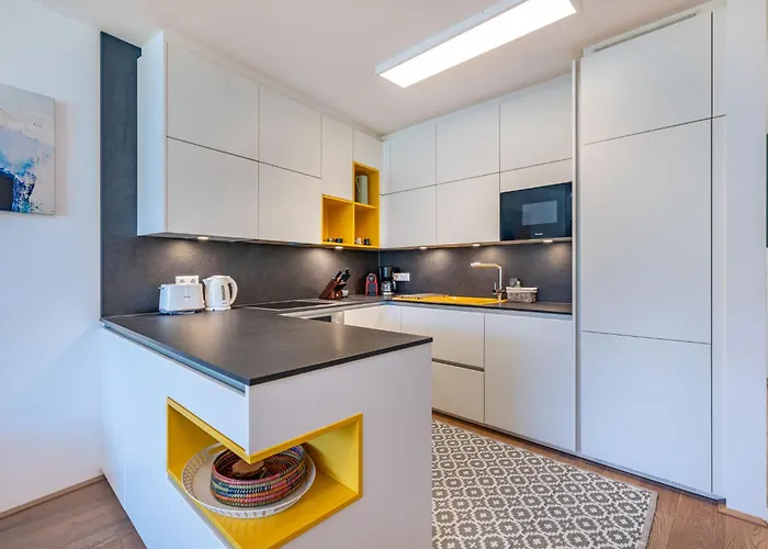 5 Alpe Maritima Seeblick-bergkulisse By Interhome אננהיים