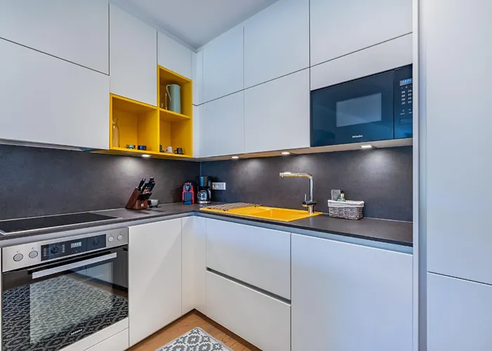 5 Alpe Maritima Seeblick-bergkulisse By Interhome * אננהיים